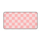 Pink checkers - Desk Mat