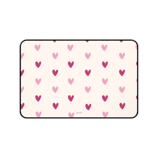 Cream heart pattern - Desk Mat