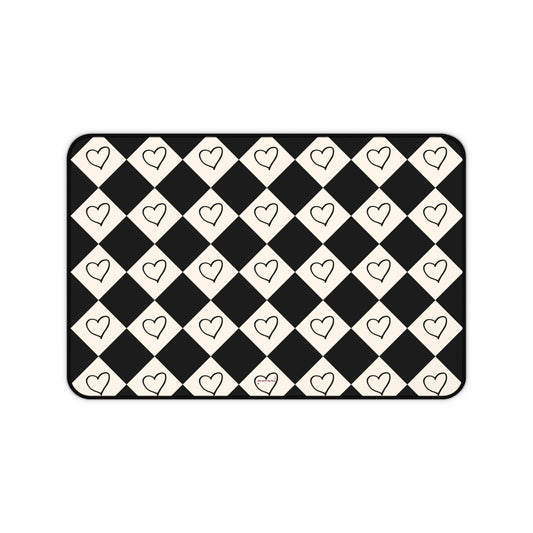 Black and cream heart checkers - Desk Mat